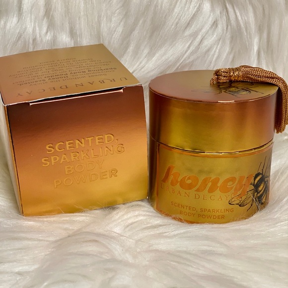 Urban Decay Honey Scented Sparkling Body Powder - Picture 8 of 10